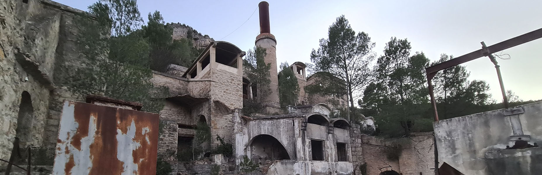 Antigua y abandonada cementera de Benagéber