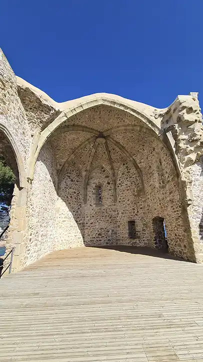 Parte del ábside de la iglesia de Sant Vicens de Tossa de Mar.