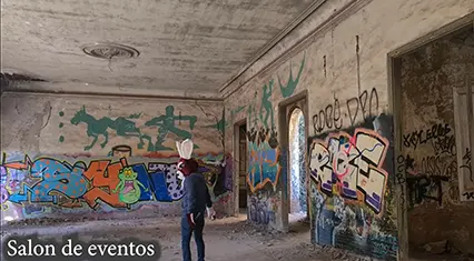 antiguo salon de eventos en ruinas del Balneario de la Puda de Montserrat