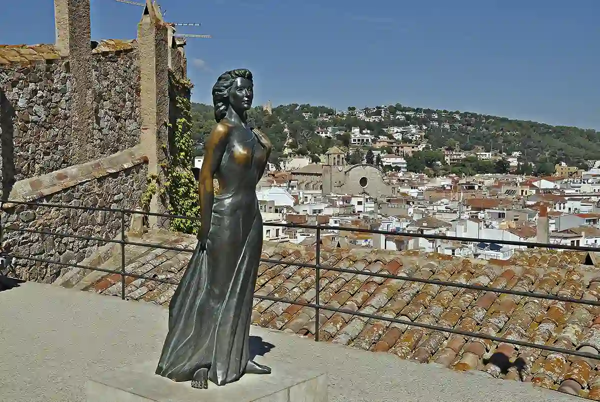 Escultura de Ava Gardner en el Castillo de Tossa de Mar